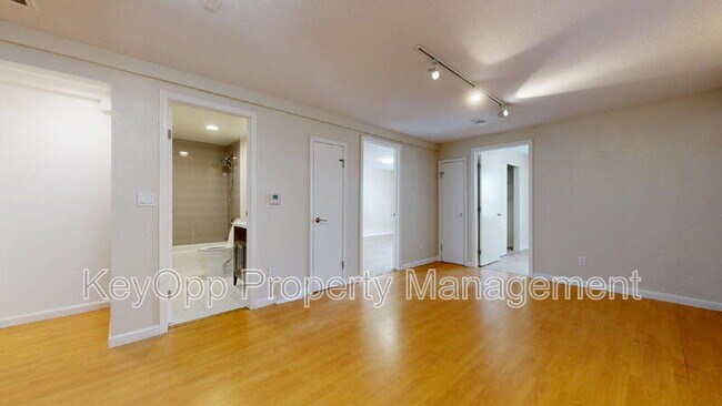 Foto del edificio - 806 35th Ave