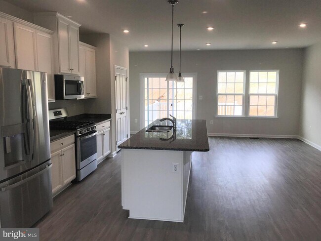 Building Photo - 508 Landing Dr