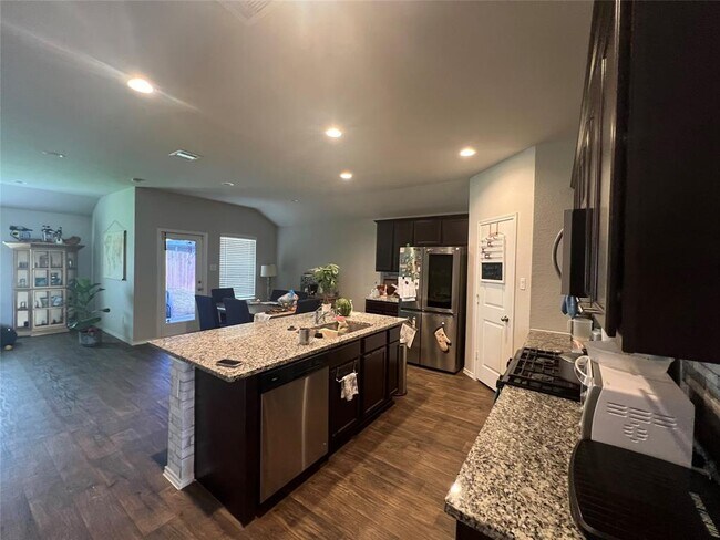 Foto del edificio - 20363 Green Mountain Dr