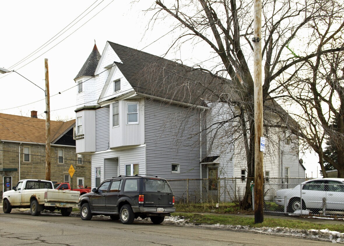 Building Photo - 16000 Waterloo Rd