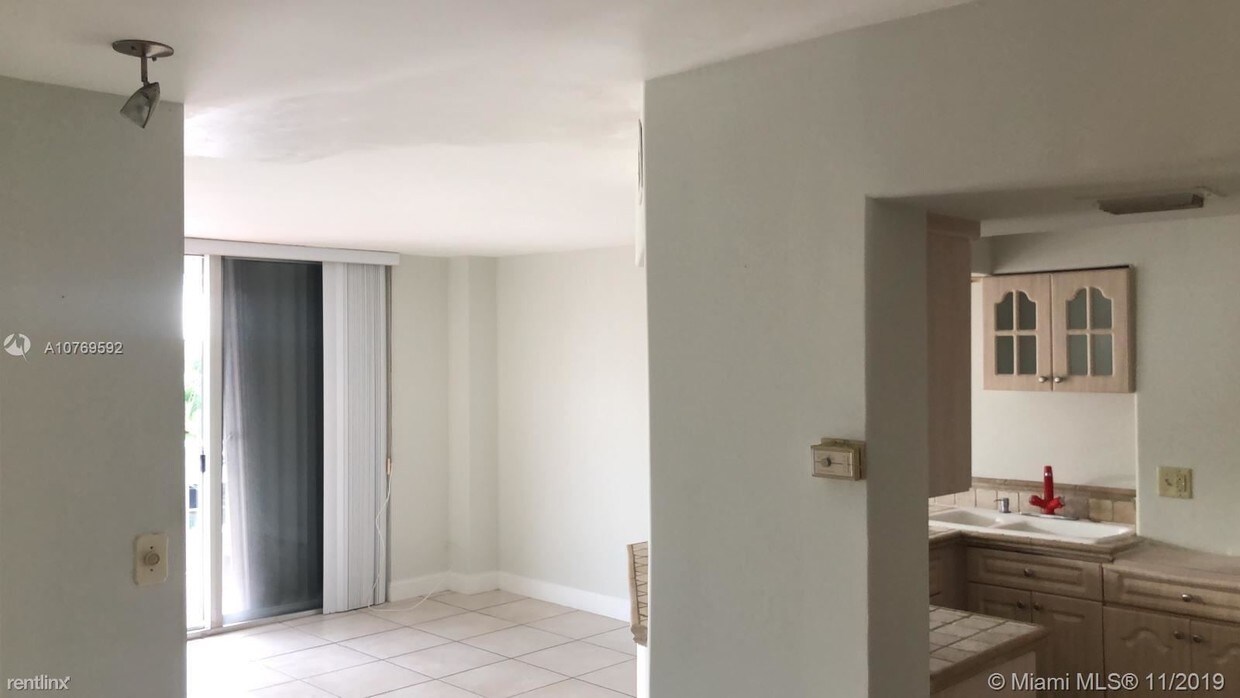 2 br, 1 bath - 1800 NW 24th Ave Apt 301 - 2 br, 1 bath  - 1800 NW 24th Ave Apt 301