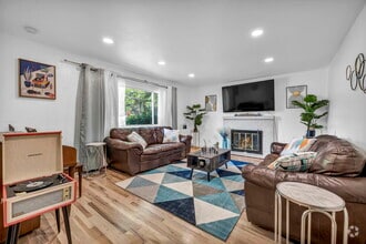 Building Photo - 405 Gregory Way