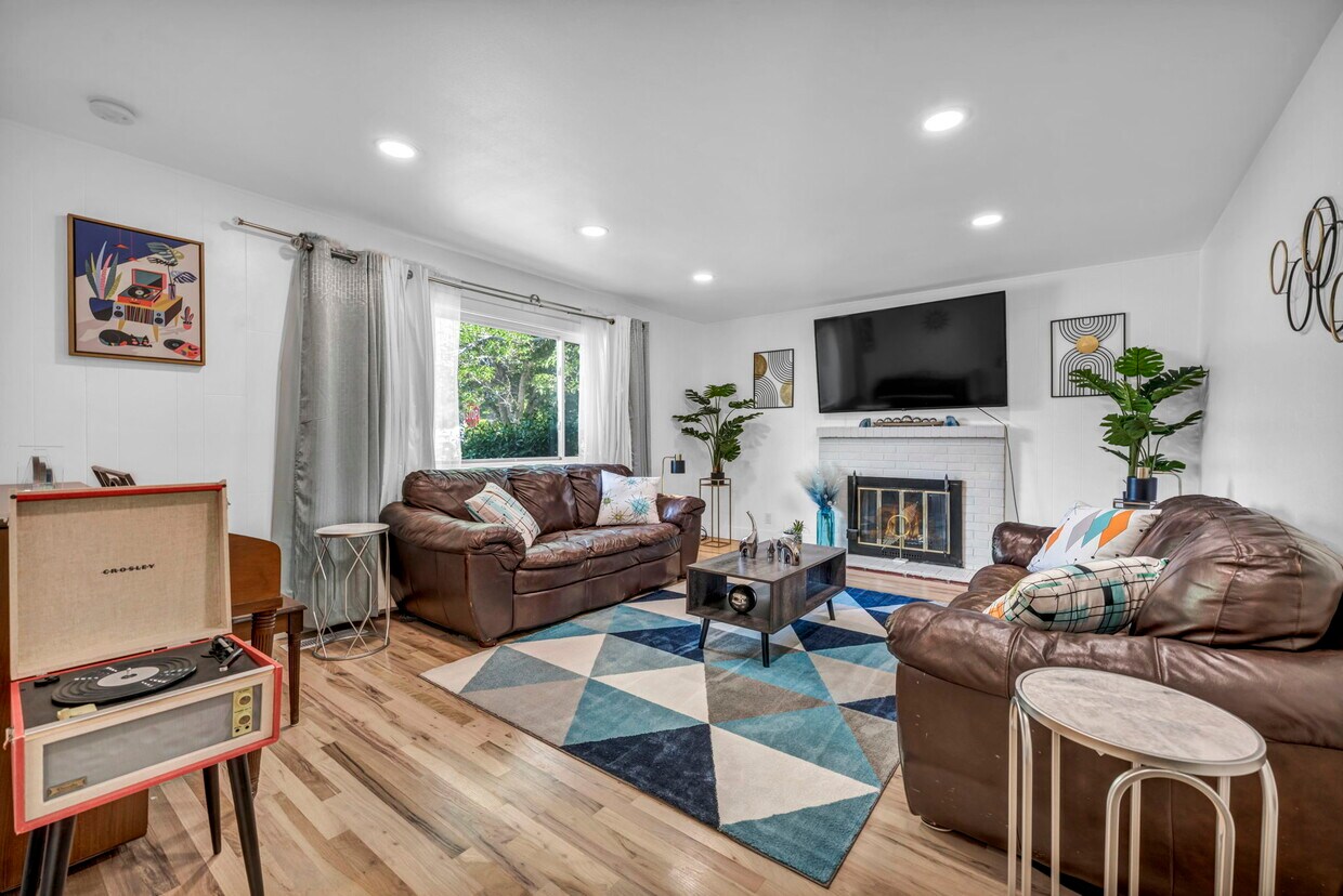 Foto principal - 405 Gregory Way