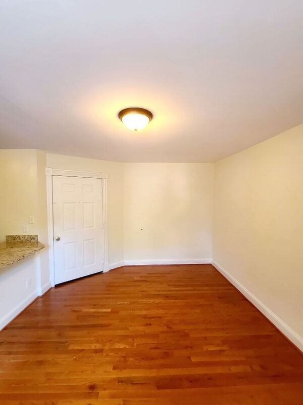 Foto del edificio - 2011 Rosewood Ave