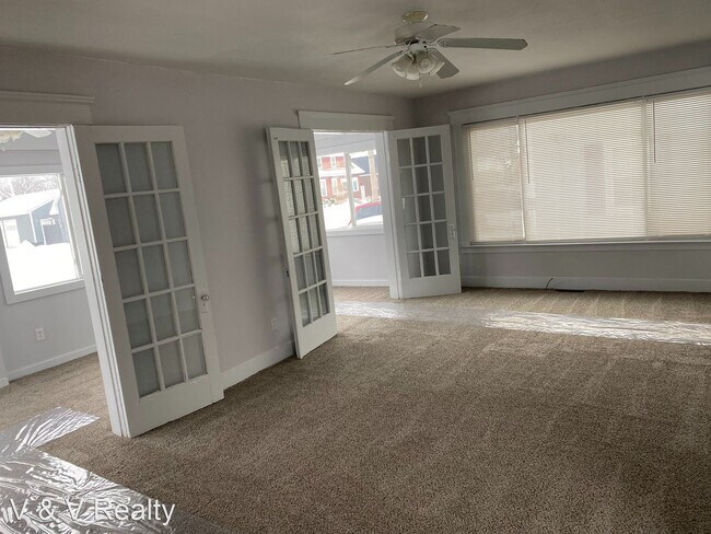 Foto del edificio - 3 br, 1.5 bath House - 127 Beechwood Ave
