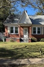 Building Photo - 807 Cedar Terrace