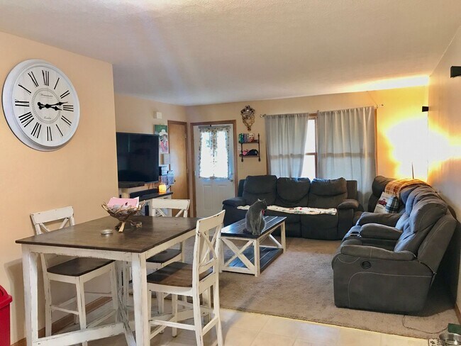 Foto del edificio - 2 bed 1 bath unit