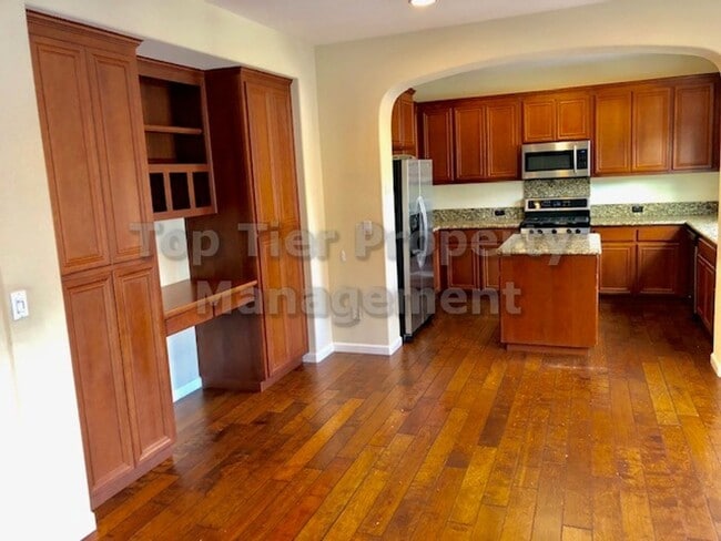 Foto del edificio - Beautiful 2 Bd/2.5 Ba/1,730 sqft Townhouse in San Ramon available for Lease