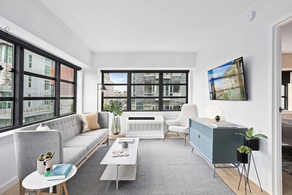 Primary Photo - 66 Ainslie St