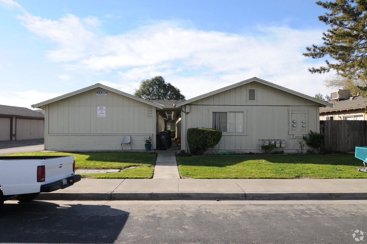 Foto del edificio - 3128 Wentworth Dr