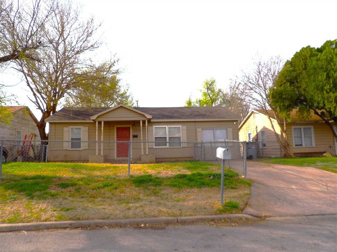 Primary Photo - 2236 NW Pollard Ave