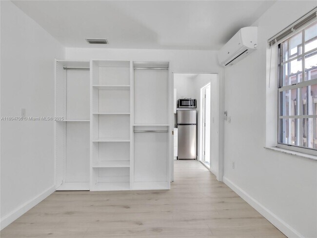 Foto del edificio - 7172 SW 22nd St
