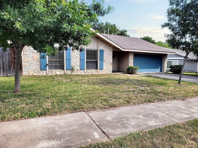 Foto del edificio - 10064 Woodland Village Dr