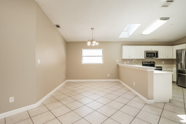 Building Photo - 3422 Burlington Dr