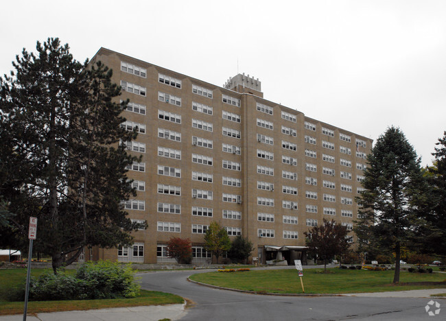 Building Photo - Stonequist Apartments