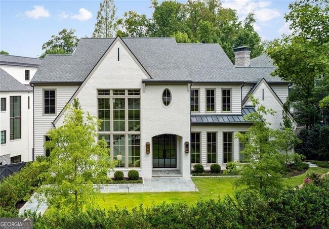 Building Photo - 299 The Prado NE