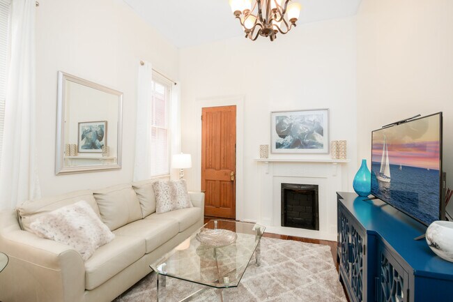 Sala de estar - 4221 Prytania St