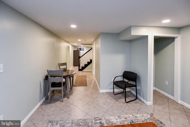 Foto del edificio - 3802 Cedar Dr