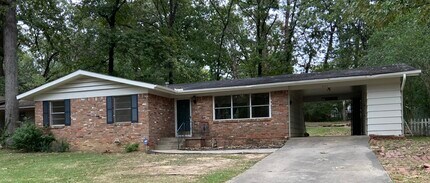 Building Photo - 201 Hiawatha Dr