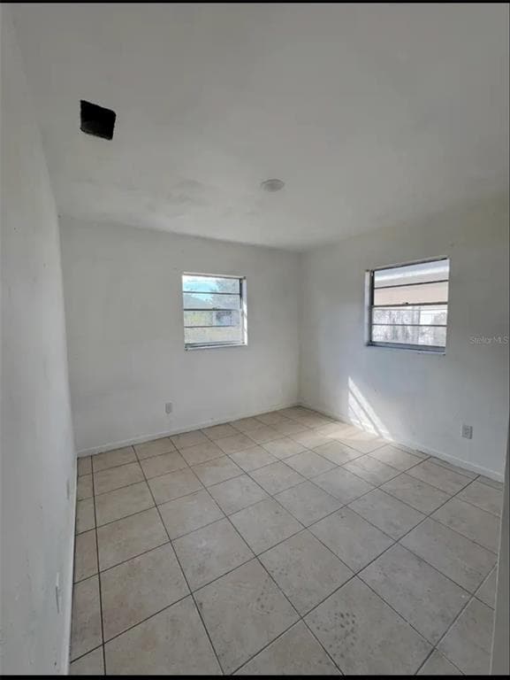 Building Photo - 1060 W Tee Cir
