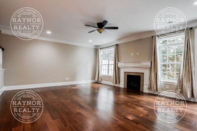 Foto del edificio - 320 Sugar Maple Ave