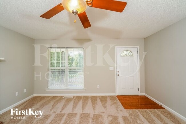 Building Photo - 67 Greenleaf Ln