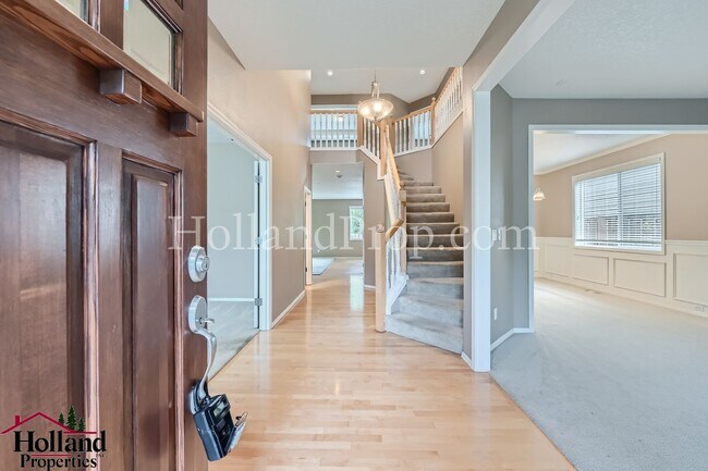 Building Photo - Gorgeous & Spacious 4 Bed, 2.5 Baths Home Ready for You! ** Special discount of $150 on your firs...
