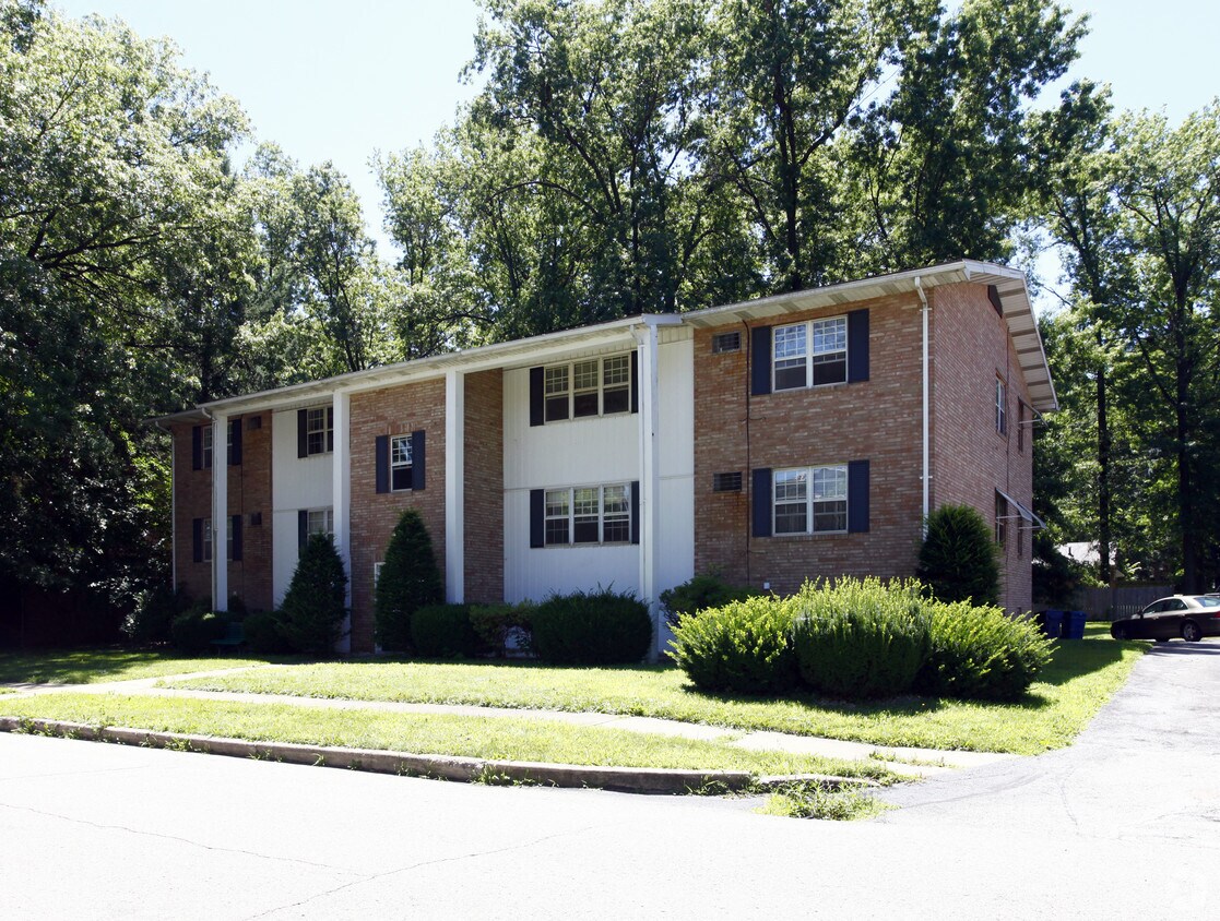 Foto principal - 2020 Monroe Apartments