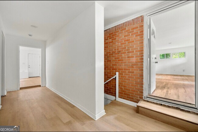 Building Photo - 2115 Nichols Ln