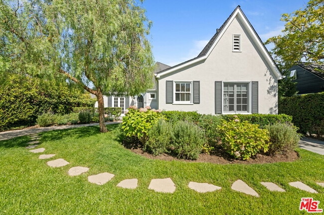 Building Photo - 234 N Ridgewood Pl