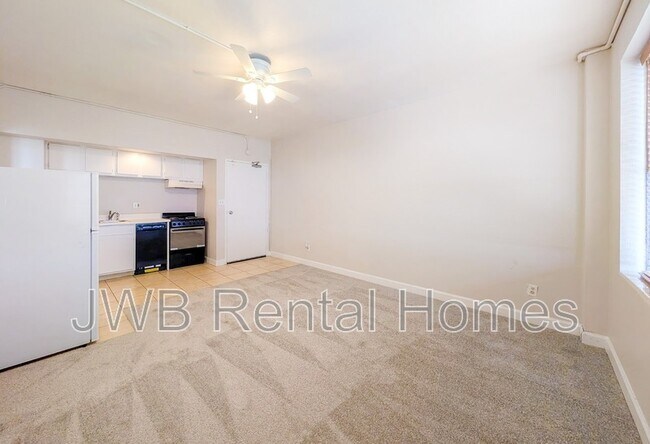 Building Photo - 311 W Ashley St