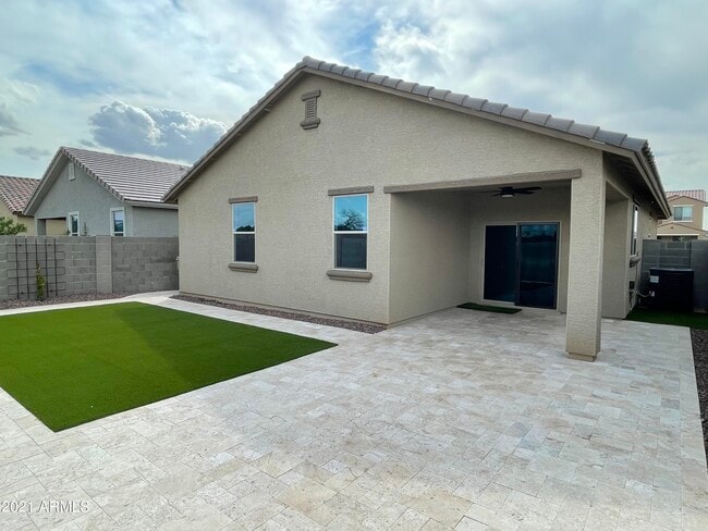 Foto del edificio - 6158 W Orchid Ln