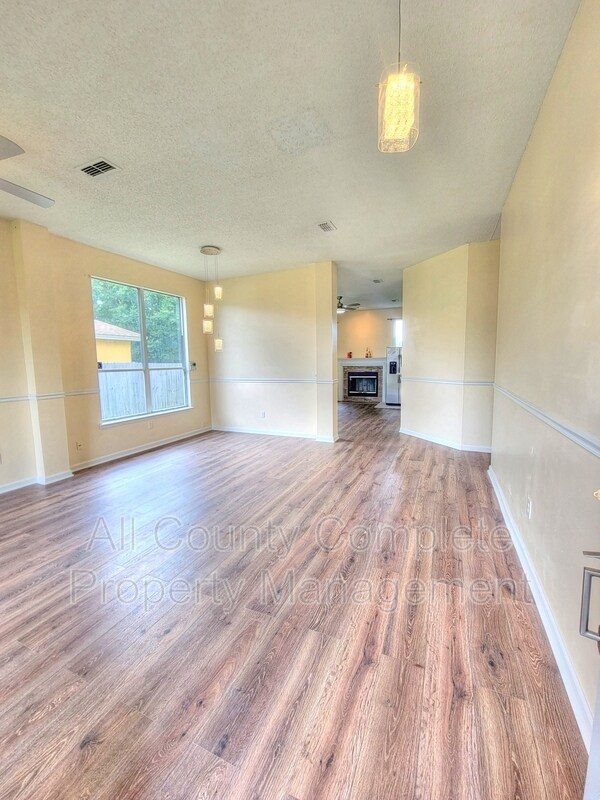 Foto del edificio - 433 Casheros Cove Dr