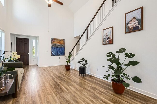 Building Photo - 1324 Salt Lick Dr