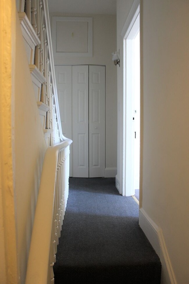 Photo - 311 S Washington St Apartment