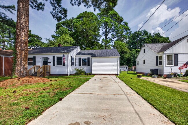 Building Photo - 31 Greenbrier Rd