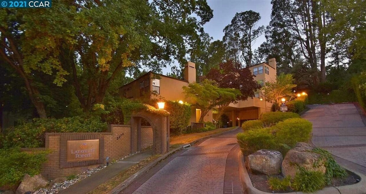 Primary Photo - 3279 Mt Diablo Ct