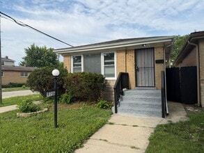 Building Photo - 9756 S Lowe Ave