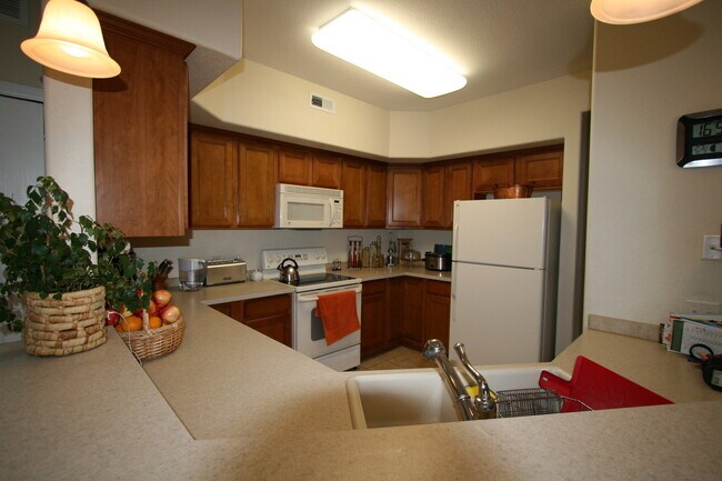 Foto del edificio - Stunning & Contemporary Open Floor 2 BR Co...