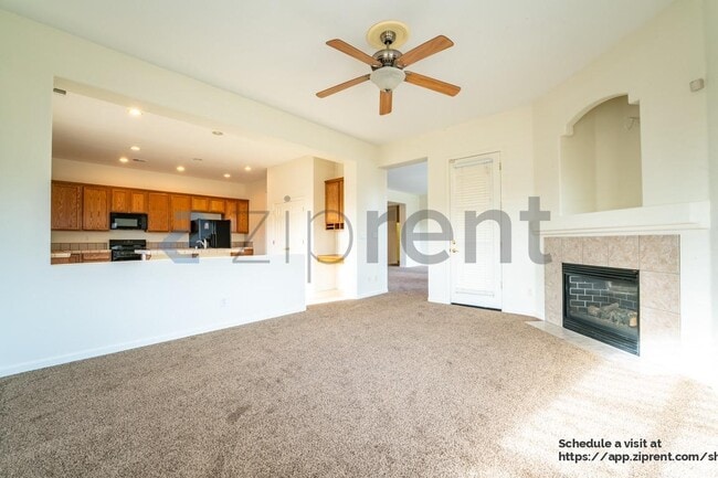 Foto del edificio - 100 Canterbury Ct