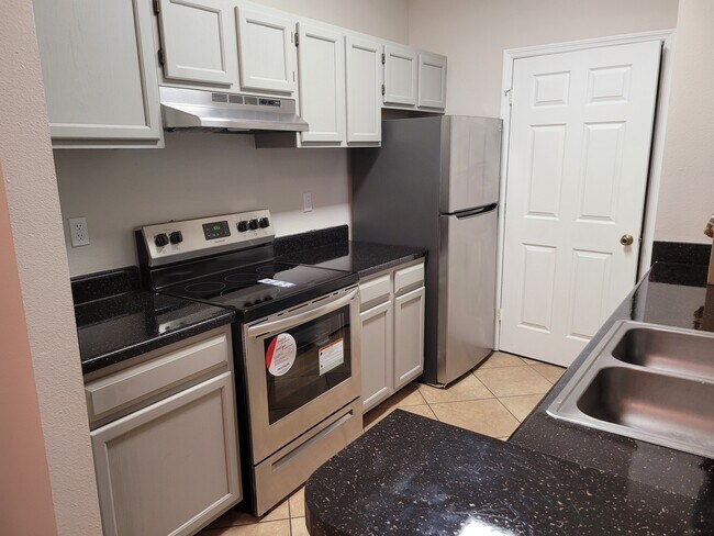 Foto del edificio - 5621 Pinnacle Heights Cir