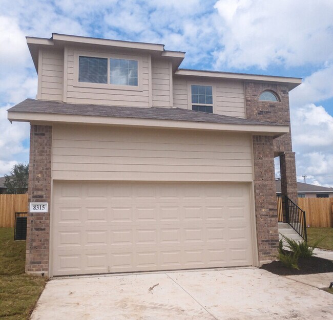 Foto del edificio - 8315 Big Crk Dr