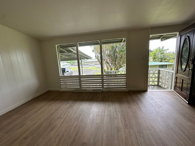 Foto del edificio - 3BD/2BA with extra living space new Kitche...