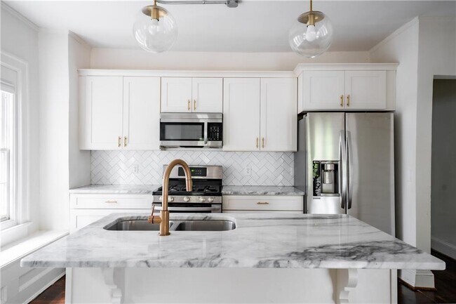 Foto del edificio - 536 Boulevard Pl NE