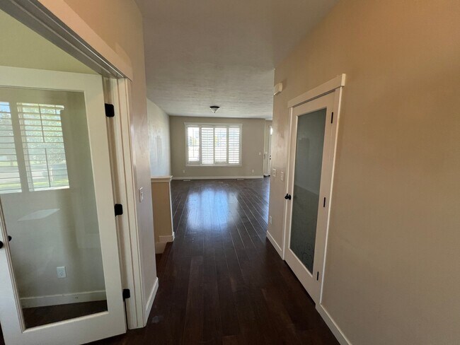 Foto del edificio - 978 Freedom Point Way