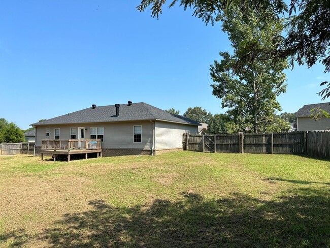 Building Photo - 3-Bedroom, 2-Bathroom Home for Rent in Aus...