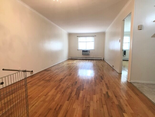 Foto del edificio - 23-08 33rd St