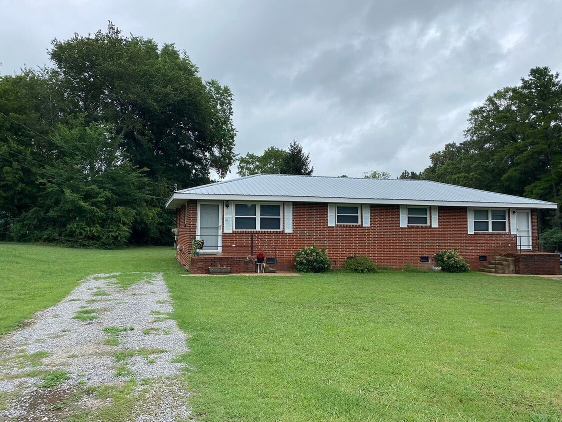 Primary Photo - 143 Kelley Ln