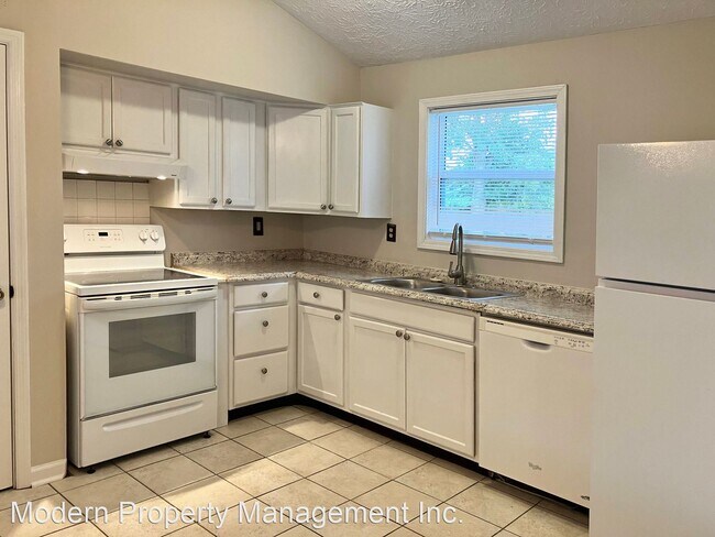 Building Photo - 3 br, 1 bath House - 3301 Smoky Mountain Dr.