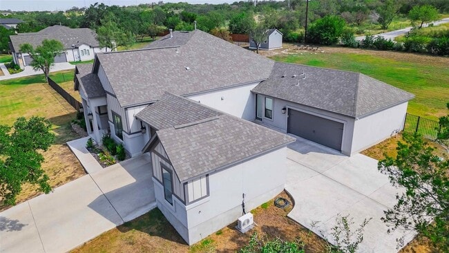 Building Photo - 104 Lazy Oak Pl